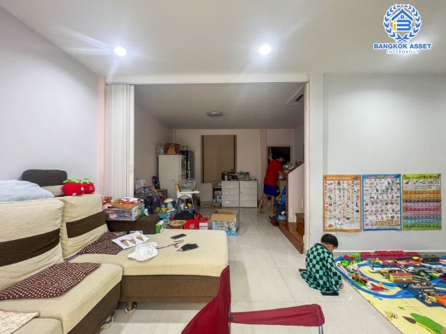 *****ทาวน์เฮ้าส์มือสองย่านนนทบุรี ม.เดอะวิลล่า ท่าอิฐ-รัตนาธิเบศร์ #หลังมุม คุณภาพระดับ Property Perfect เนื้อที่ 18 ตร.ว. ฟังก์ชัน 3 ห้องนอน 2 ห้องน้ำ 1 ที่จอดรถ แถมฟรี! 2 เครื่องปรับอากาศ 1 เครื่องทำน้ำอุ่น บนทำเลเชื่อมต่อหลายเส้นทาง ใกล้รถไฟฟ้าสายสีม่วง "สถานีบางรักน้อยท่าอิฐ"